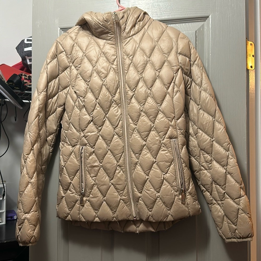 Women’s lightweight puffer jacket